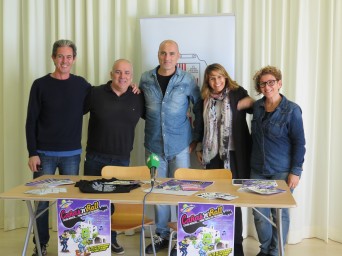 Marí i Sánchez amb alguns propietaris dels locals col·laboradors