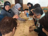 les participants preparen  dolços típics marroquins